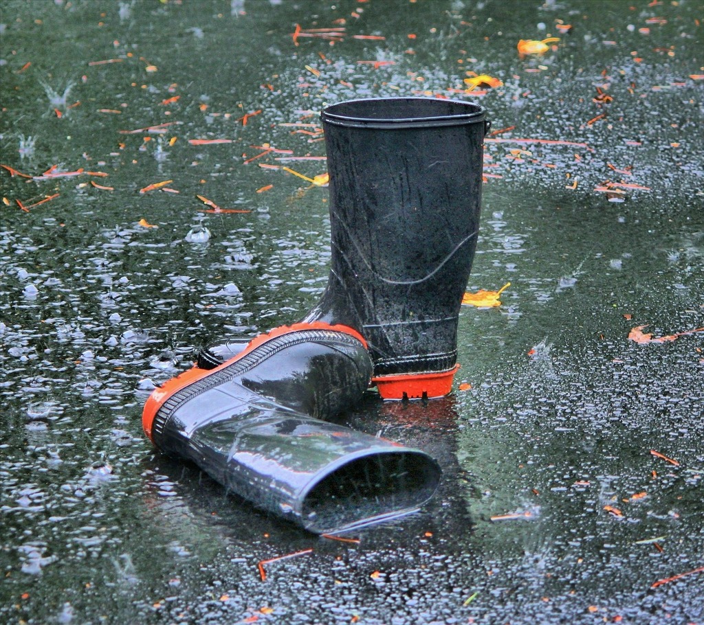 best rain boots for wide calves